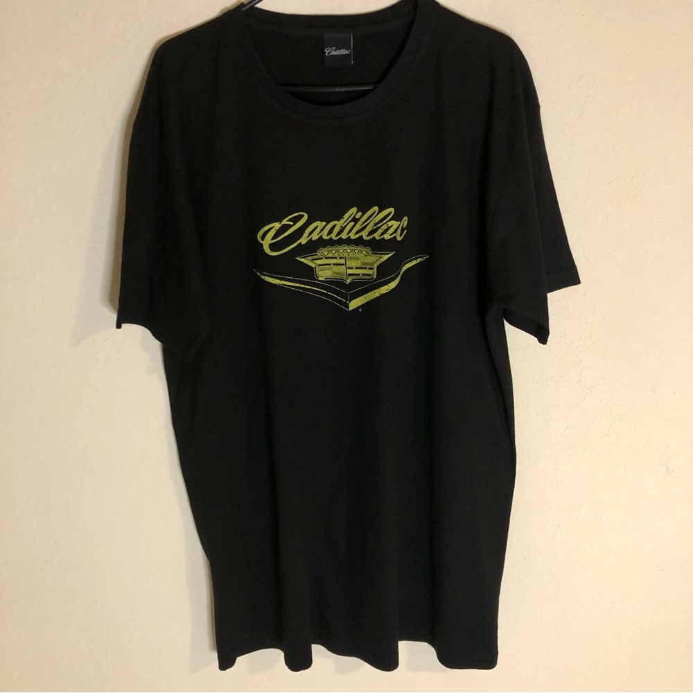Cadillac - Vintage Script / Logo T-Shirt Black with Yellow Graphics Men’s - 2XL